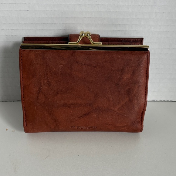 Buxton Rich Brown Leather Wallet - Picture 3 of 7